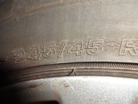 Mikropęknięcia opon Bridgestone Potenza RE050A 245/45R18 Mikropęknięcia opon Bridgestone Potenza RE050A 245/45R18