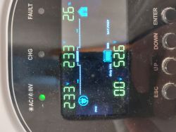 Growatt SPF 6000 ES - oba MPPT nie ładują, tylko pobór z baterii.