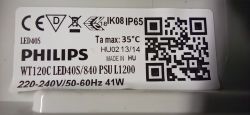 Etykieta techniczna oprawy LED Philips WT120C z kodem QR i danymi elektrycznymi