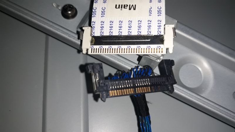 Toshiba 32XV553D - Wymiana matrycy inne złącze LVDS