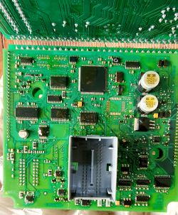 Volvo XC90 '05 CEM nie zasila zegarów, panelu klimy i fotela kierowcy