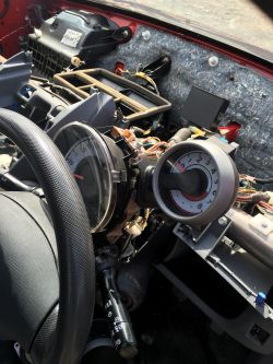 Peugeot 108 2015 - Gdzie znajduje się moduł immo 89784-0H010?