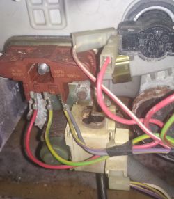 Beko WBF 6006C - pralka nie pobiera wody, działa tylko wirowanie