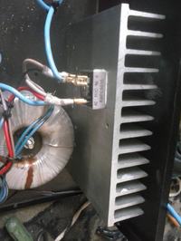 Dioda 6A10 w prostowniku 12V - Dlaczego nowa dioda pęka i się grzeje?