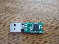 Pendrive reklamówka z kartą microSD zamiast kości pamięci - czy to norma?