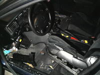 Opel Vectra B 1998r 1.8 gdzie łaczą sie przewody siłowników centralnego zamka