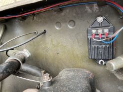 UAZ 469B, UNITRA TORAL RE-14 - regulator alternatora 12V nie ładuje?