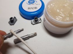 Smar spowalniający do potencjometrów XY-2 z Aliexpress Smar spowalniający do potencjometrów XY-2 z Aliexpress
