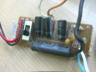Jak wyeliminować szum we wzmacniaczu z radia DIY?