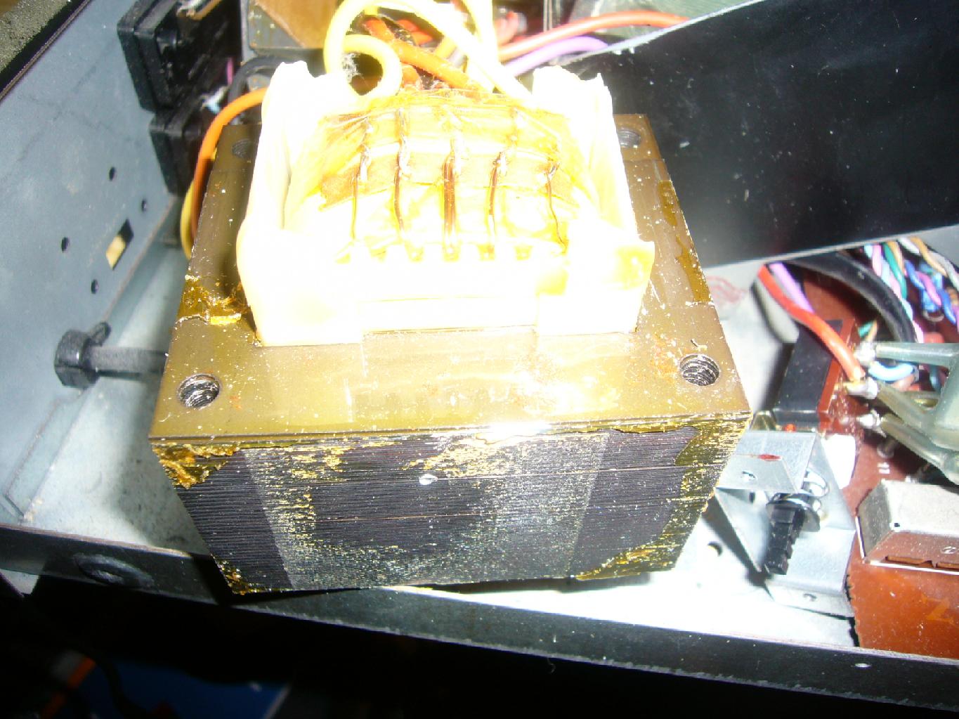 wzmacniacz sanyo dca 3510 umarl chyba?? moze ktos wie??