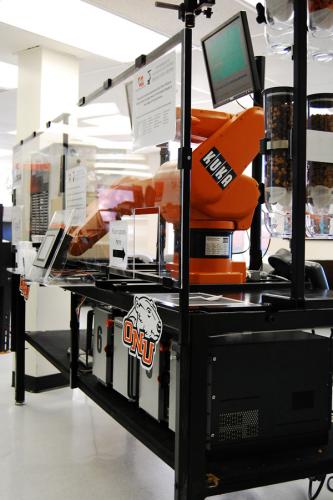 Robot do serwowania lodów