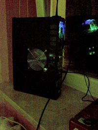 PC w nietypowej obudowie od magnetowidu