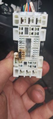 Kia venga 1,6 cvvt ,125 km - poszukuje pilnie schematu elektr. wtyczki front przy bezpiecznikach w 