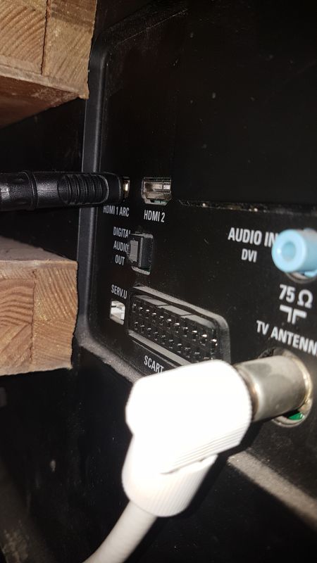 Philips 32PHH4100/88 - połączenie z kinem LG HT306PD