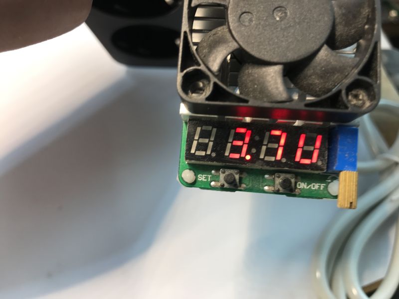 The Lucky Hawk 8204 USB power supply splitter, again about (in)product safety