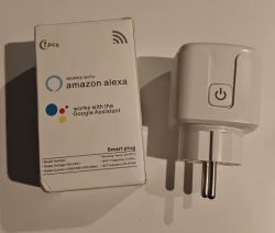 Smart plug and box with Works with Amazon Alexa and Google Assistant information.