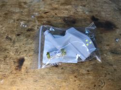 Lampki LED do szafy montowane na zawias - małe i praktyczne