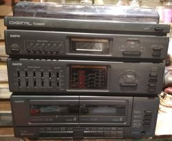 Wnętrze starej wieży Sanyo DC-X300 Wnętrze starej wieży Sanyo DC-X300