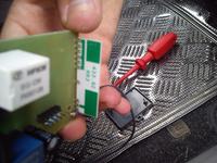 Jak zidentyfikować model autoalarmu INFERNO z kluczykiem P052?