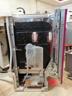 AEG F65401VI - błąd i20, wymiana pompy nie rozwiązała problemu. Woda nie jest pobierana.