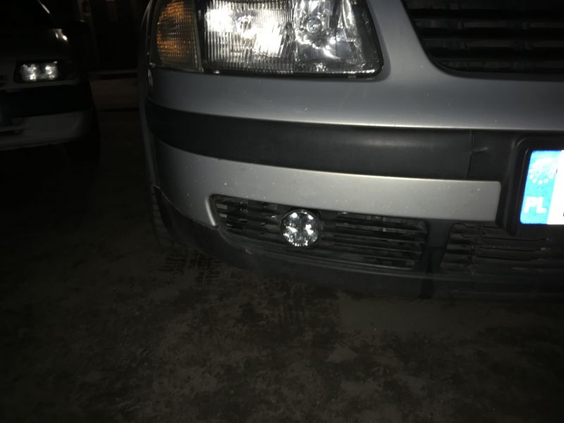 VW Passat 1999 - Jedno światło DRL świeci słabiej po zlutowaniu przewodów