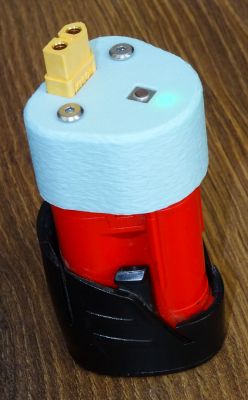 Adapter do akumulatora dla lutownicy na stole.