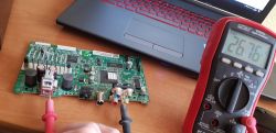 Wieża Samsung MM E330D wyłącza się po kilkudziesięciu sek.