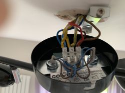 Troubleshooting UK Kitchen Lamp Connection Issues: Wiring, Switches & Protection Activation