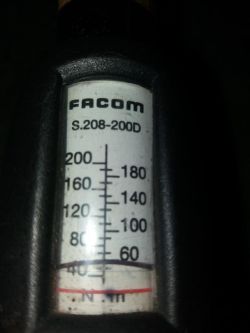 Klucz dynamometryczny dwukierunkowy: polecany, niedrogi, 20-100 Nm, do śrub lewych, cena ~150 zł.