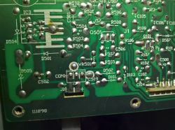 MOTEC M55 - Jak podłączyć monitor, kolory przewodów w kostce?