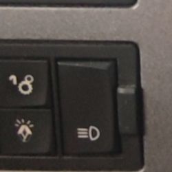 Funkcja przycisku z logo Renault w ciężarówce Gamma T 2017