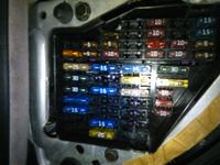 VW Passat 2000 ATJ PD 3B - Czy brak przekaźnika III wycieraczek to problem?