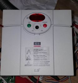 Falownik LS IC5 panel kontrolny uszkodzony rezystor, żeby zobaczyć jaka jest wartość tego rezystora?