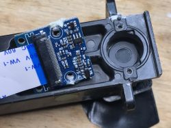 Wnętrze odkurzacza smart/robota sprzątającego z WiFi Medion 13277