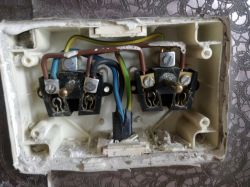 Zdjęcia najlepszych i najgorszych instalacji elektrycznych.