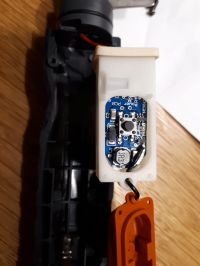 - Latarka Energizer HardCase Professional 2AA LED - wyłącza się