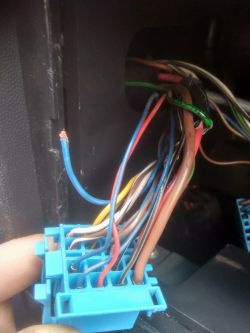 Jak podłączyć Blaupunkt tokyo 110 w Opel Corsa C, brak dźwięku?