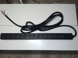Listwa zasilająca rack 32a 250v 8000w za ile sprzedać? Listwa zasilająca rack 32a 250v 8000w za ile sprzedać?