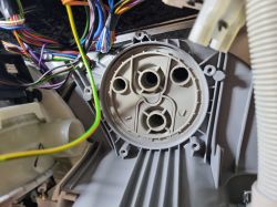 Beko DIN28431 - nie obraca się środkowy spryskiwacz mimo wymiany pompy