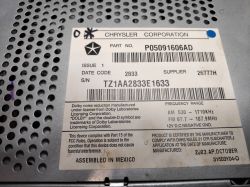 Etykieta na urządzeniu marki Chrysler Corporation.