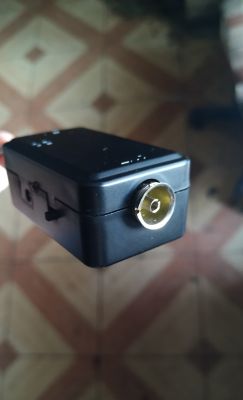 Jak podłączyć kabel antenowy F do wzmacniacza - potrzebna przejściówka?