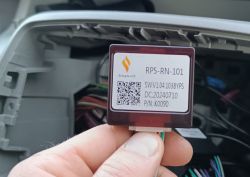 Moduł RP5-RN-101 w ręce użytkownika