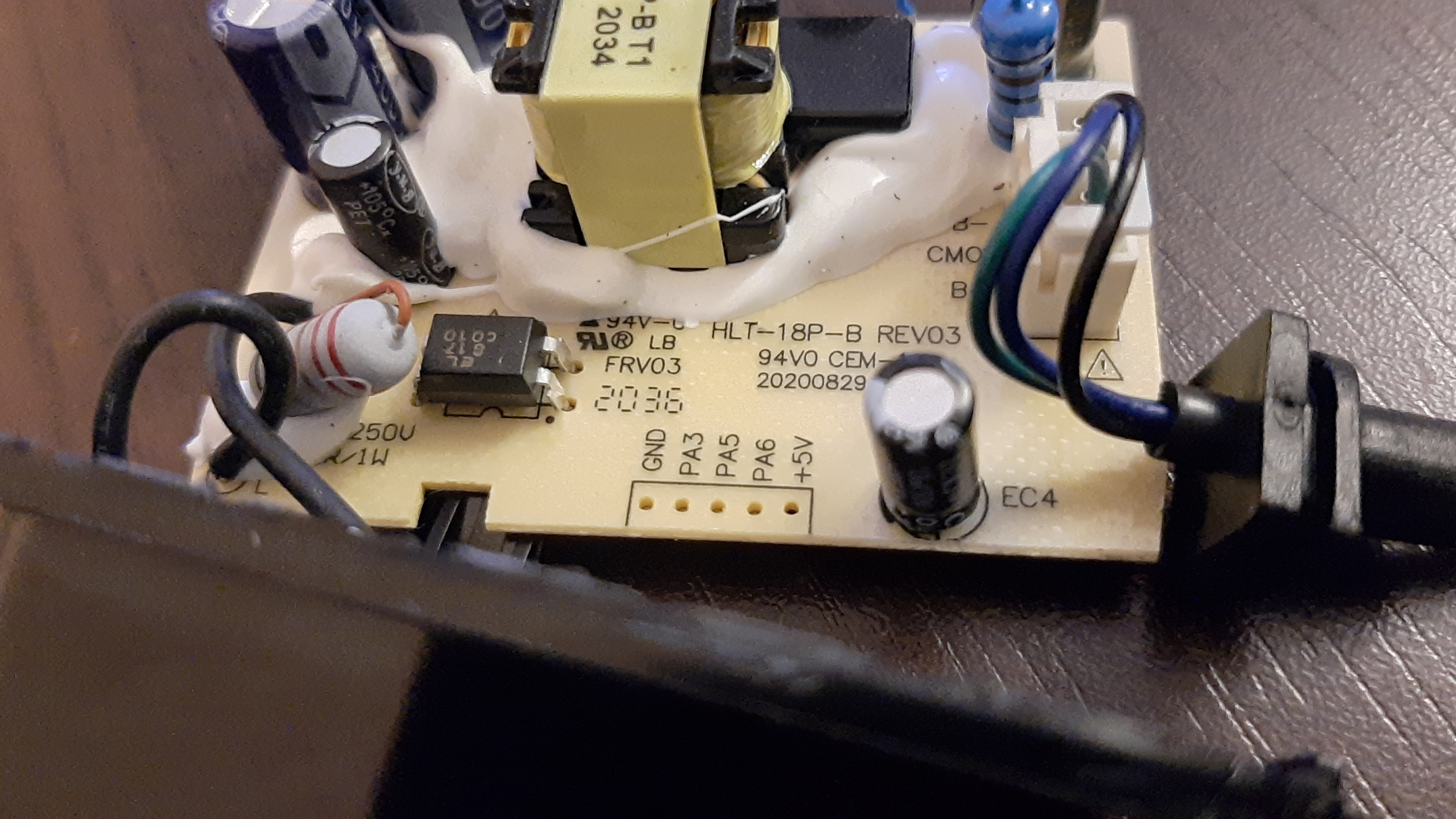 Ładowarka MC2805BV jak podłączyć? elektroda.pl