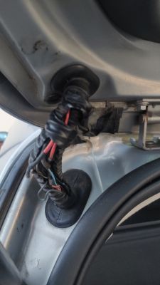 Renault.Megane 2 PH1 - Problem z wiązka elektryczną bagażnika.