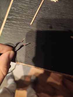 Podłączanie kolumn: różnica w działaniu guzików i zaciskaniu kabli - jak naprawić?