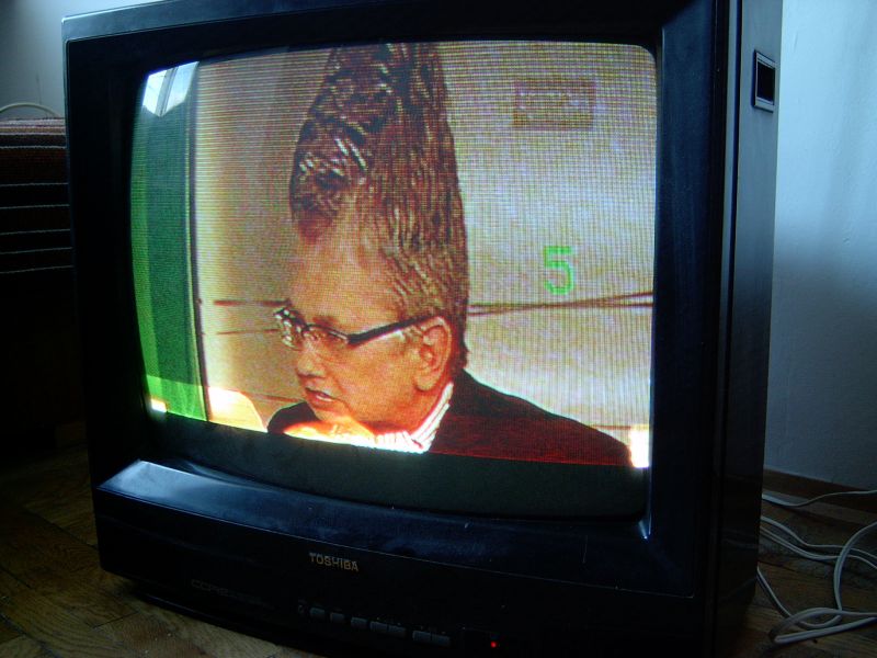TV Toshiba 207T9M1 - jak naprawić nieliniowy obraz i podwijanie od dołu?