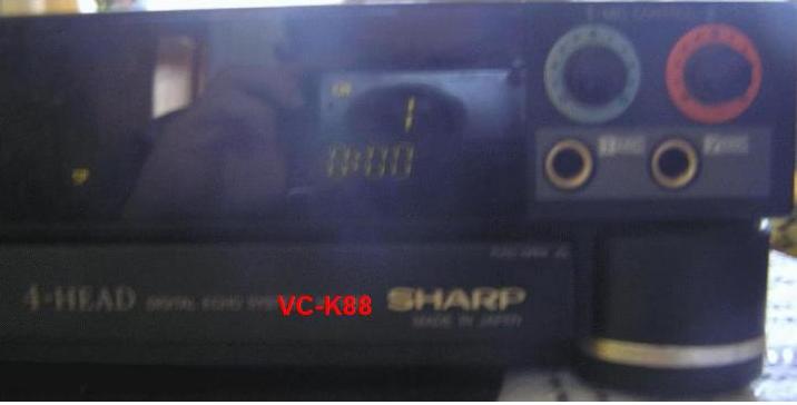 VCR Sharp VC-88K - niepełne odtwarzanie, taśma wraca do pozycji STOP