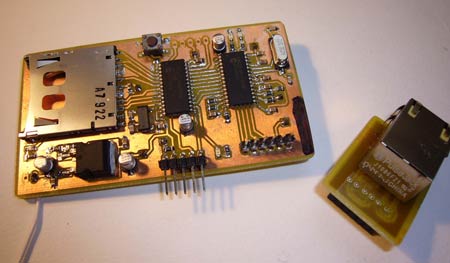 Serwer sieciowy wielkości karty kredytowej