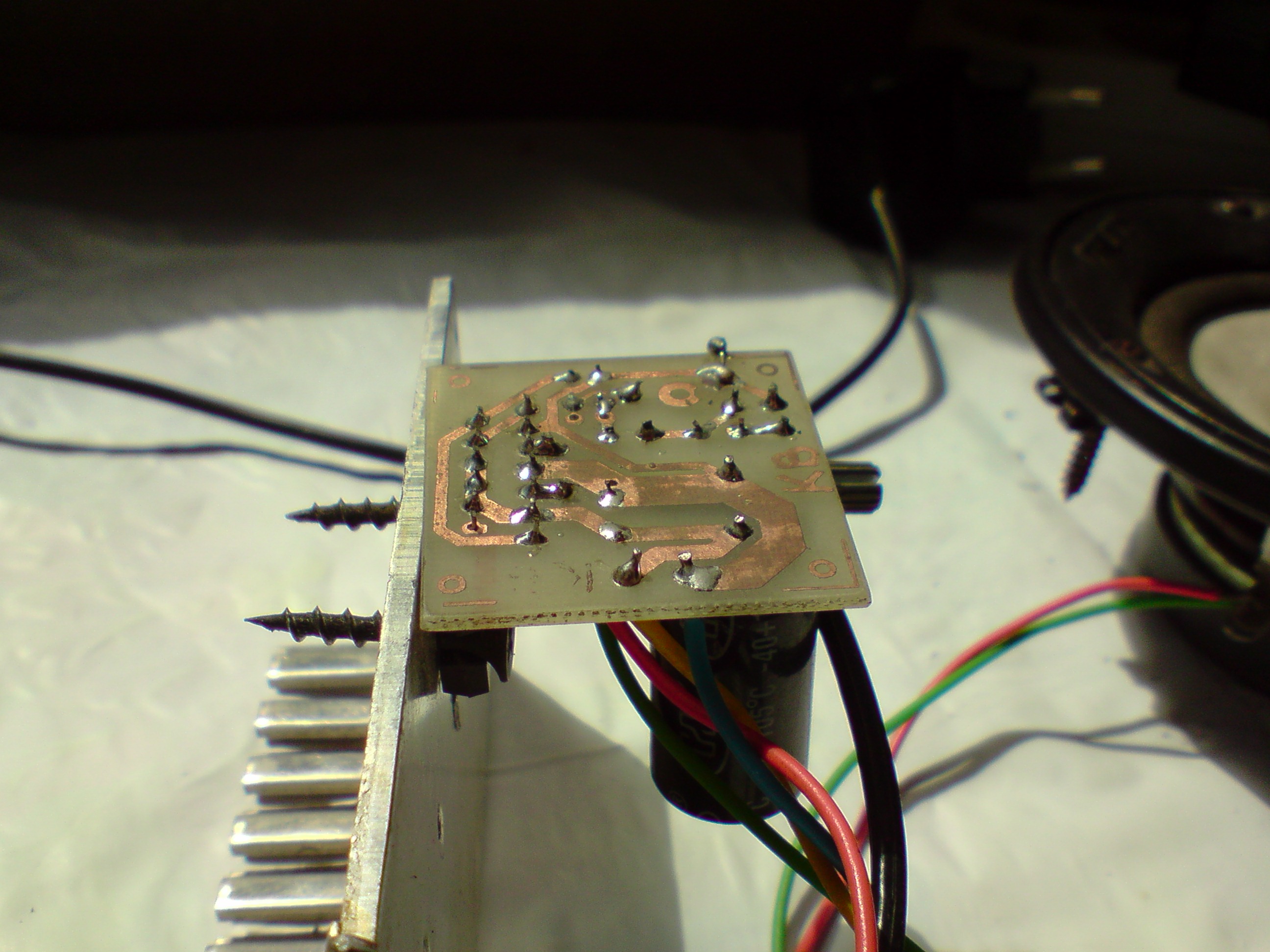 Mój pierwszy wzmacniacz na TDA1518BQ - elektroda.pl