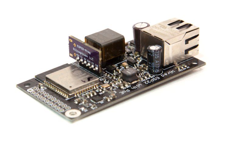 Płytka z ESP32 i kablowym Ethernetem z PoE